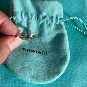 Tiffany & Co. T ring size 7
